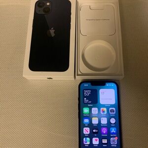 Apple iPhone 13 - Deep Blue